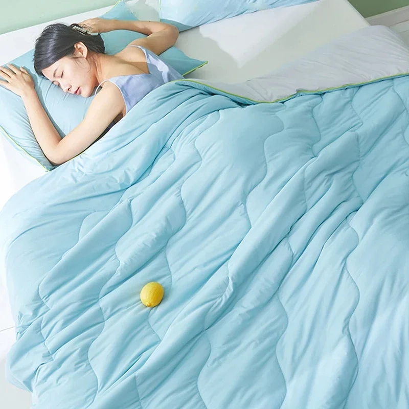 Cool Silk Lightweight Summer Quilt - Image 3