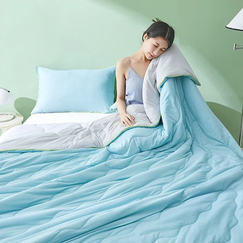 Cool Silk Lightweight Summer Quilt - Image 4