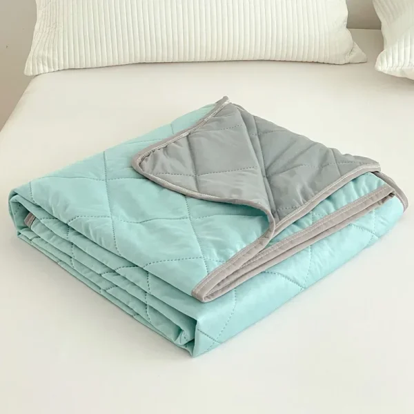 Ice Silk Thin Summer Quilt