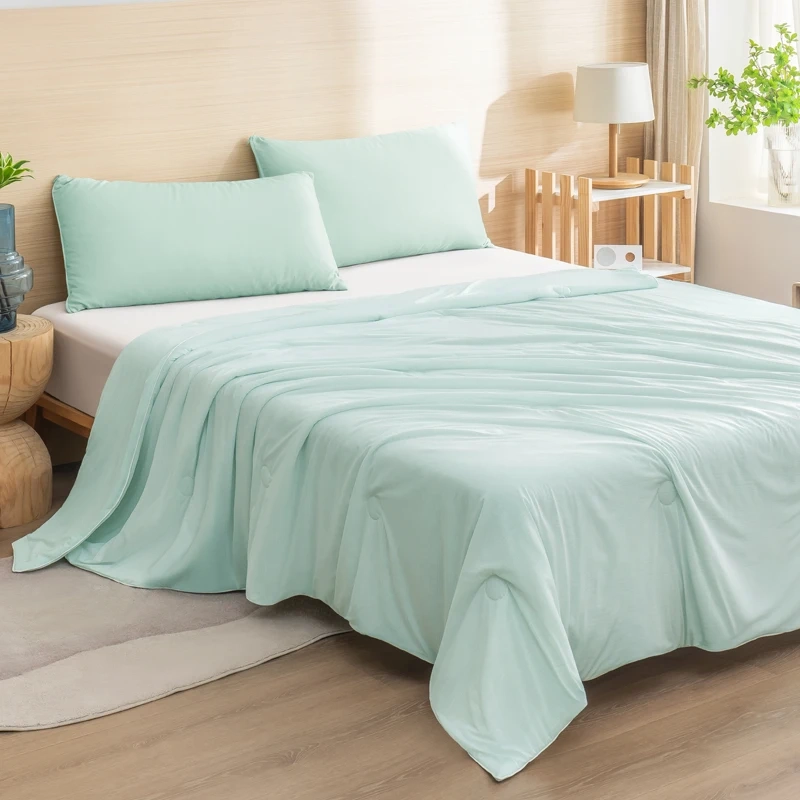 Lightweight Cooling Comforter - Image 9
